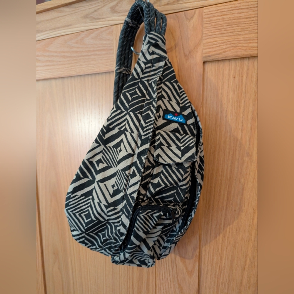 KAVU Black and Tan Rope Bag Sling